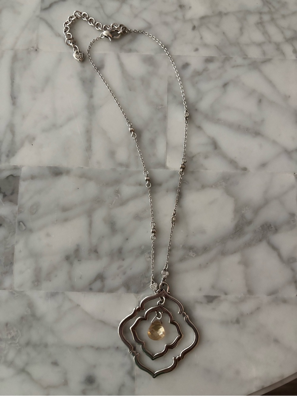⚜️Kendra Scott Silver Layered Frame Necklace with Champagne Charm